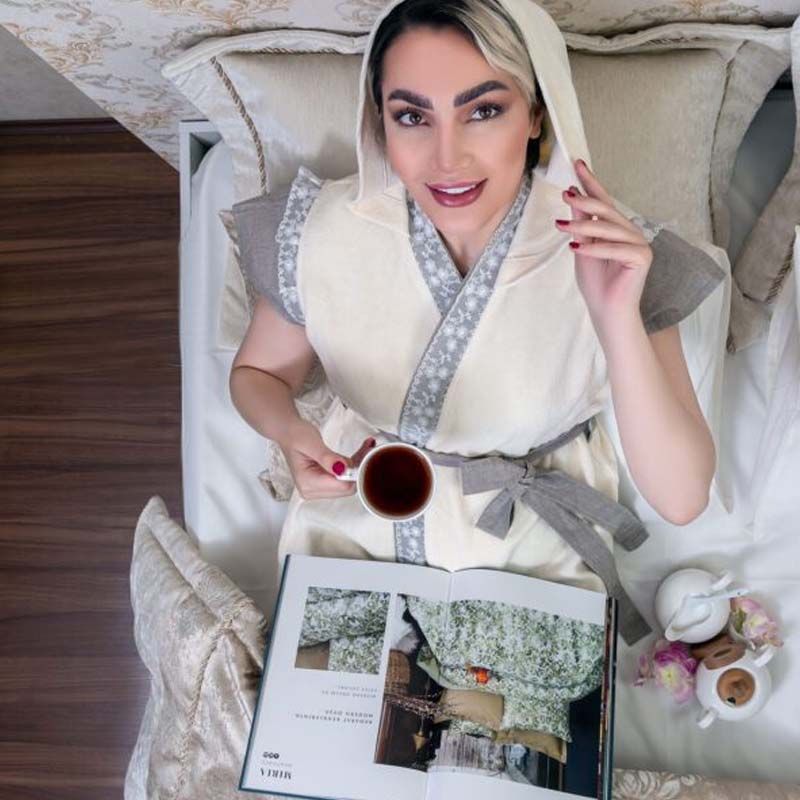تصویر  حوله تن پوش طرح isabella