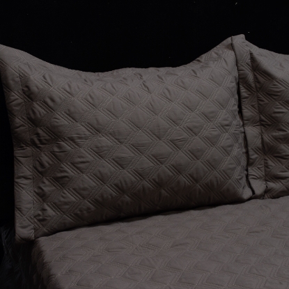 عکس پارچه روتختی چهار فصل پنبه دوزی ورونیکا LV دو نفره سه تکه طوسی تیره | ورونیکا