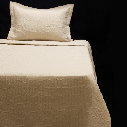 خرید روتختی چهار فصل پنبه دوزی ورونیکا LV دونفره سه تکه کرمی | ورونیکا